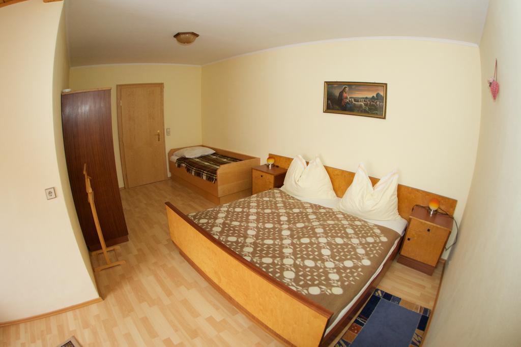 Haus Stoeffler Apartment Reisach Ruang foto
