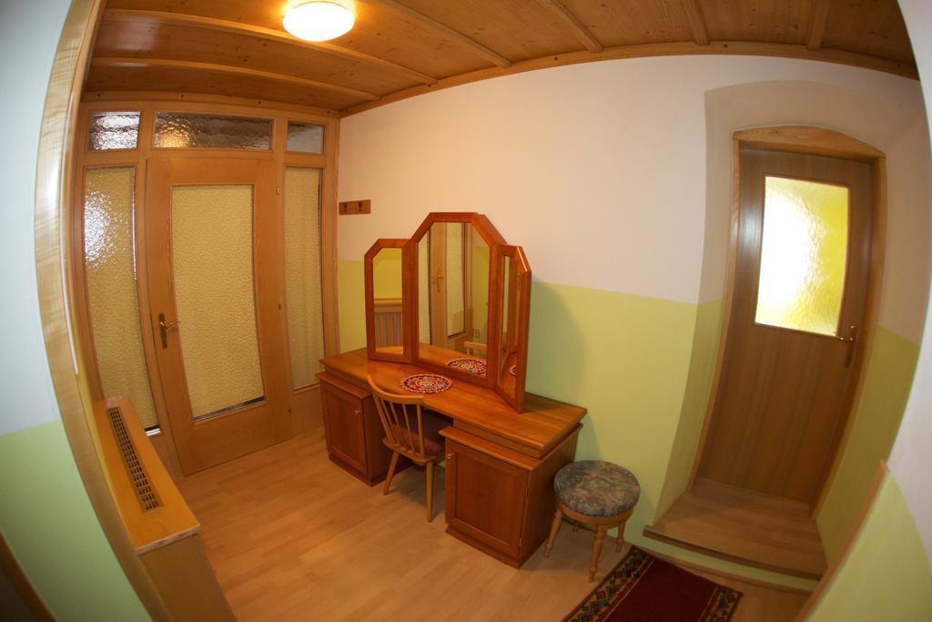 Haus Stoeffler Apartment Reisach Ruang foto