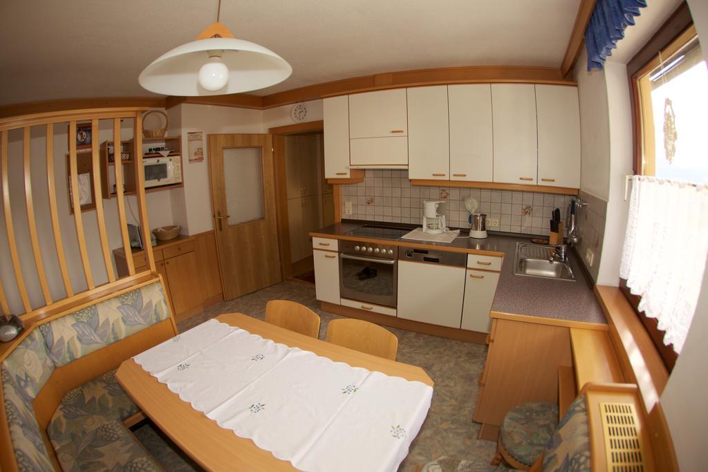 Haus Stoeffler Apartment Reisach Ruang foto