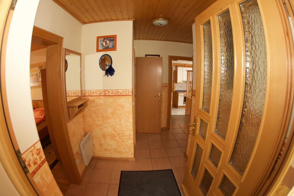 Haus Stoeffler Apartment Reisach Ruang foto